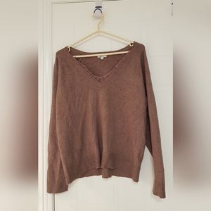 Reitmans rose taupe lace insert V neck sweater